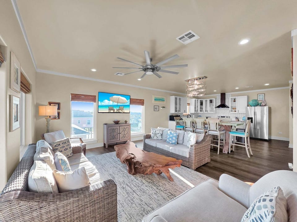 House, 3 Bedrooms | Living area | Smart TV