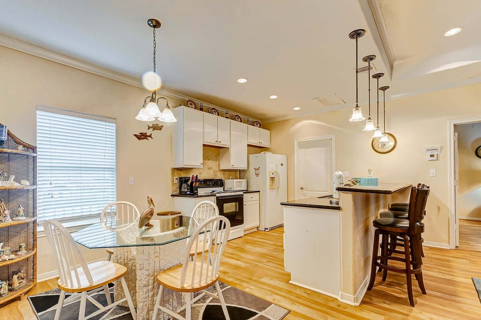 House, 3 Bedrooms | Dining