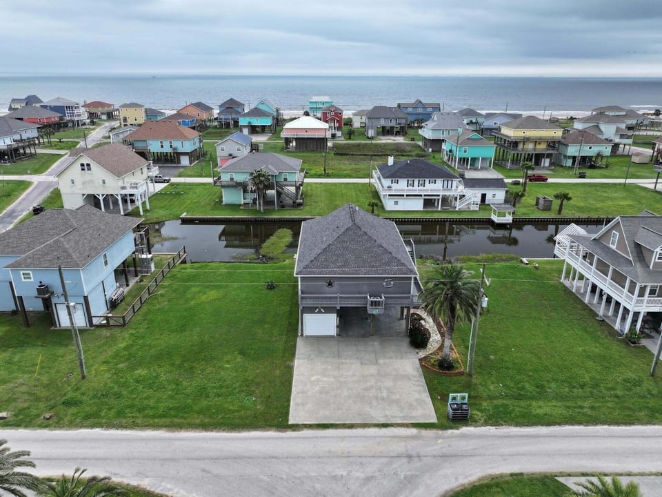 House, 3 Bedrooms | Aerial view
