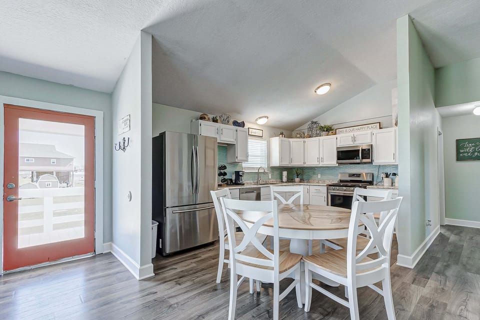 House, 3 Bedrooms | Private kitchen | Coffee/tea maker, fridge, oven, toaster