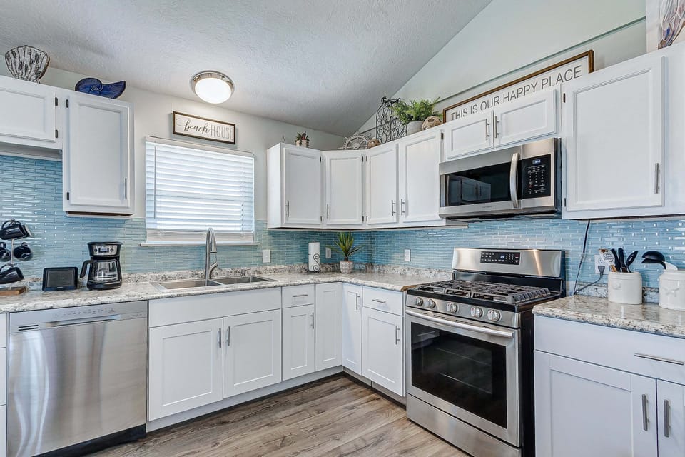 House, 3 Bedrooms | Private kitchen | Coffee/tea maker, fridge, oven, toaster