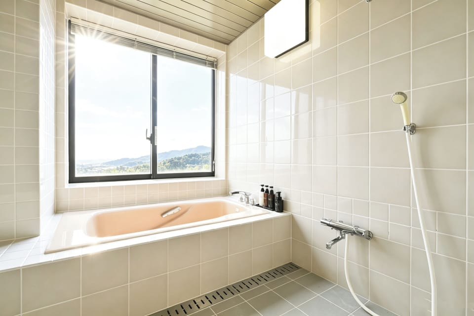 Premium Quadruple Room | Bathroom