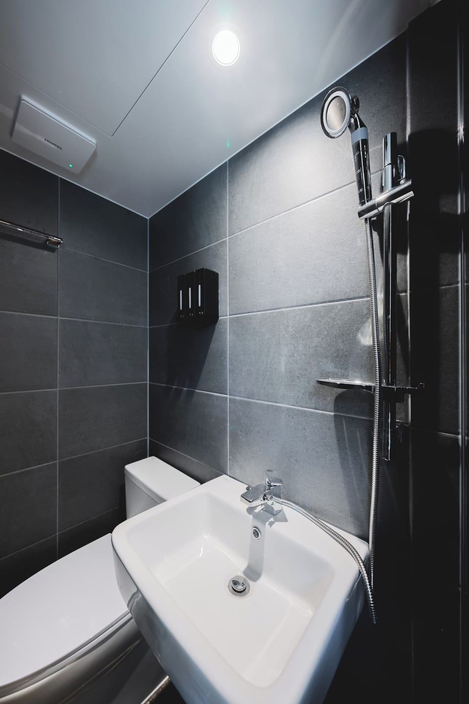 Basic Double Room | Bathroom | Shower, hair dryer, towels, soap