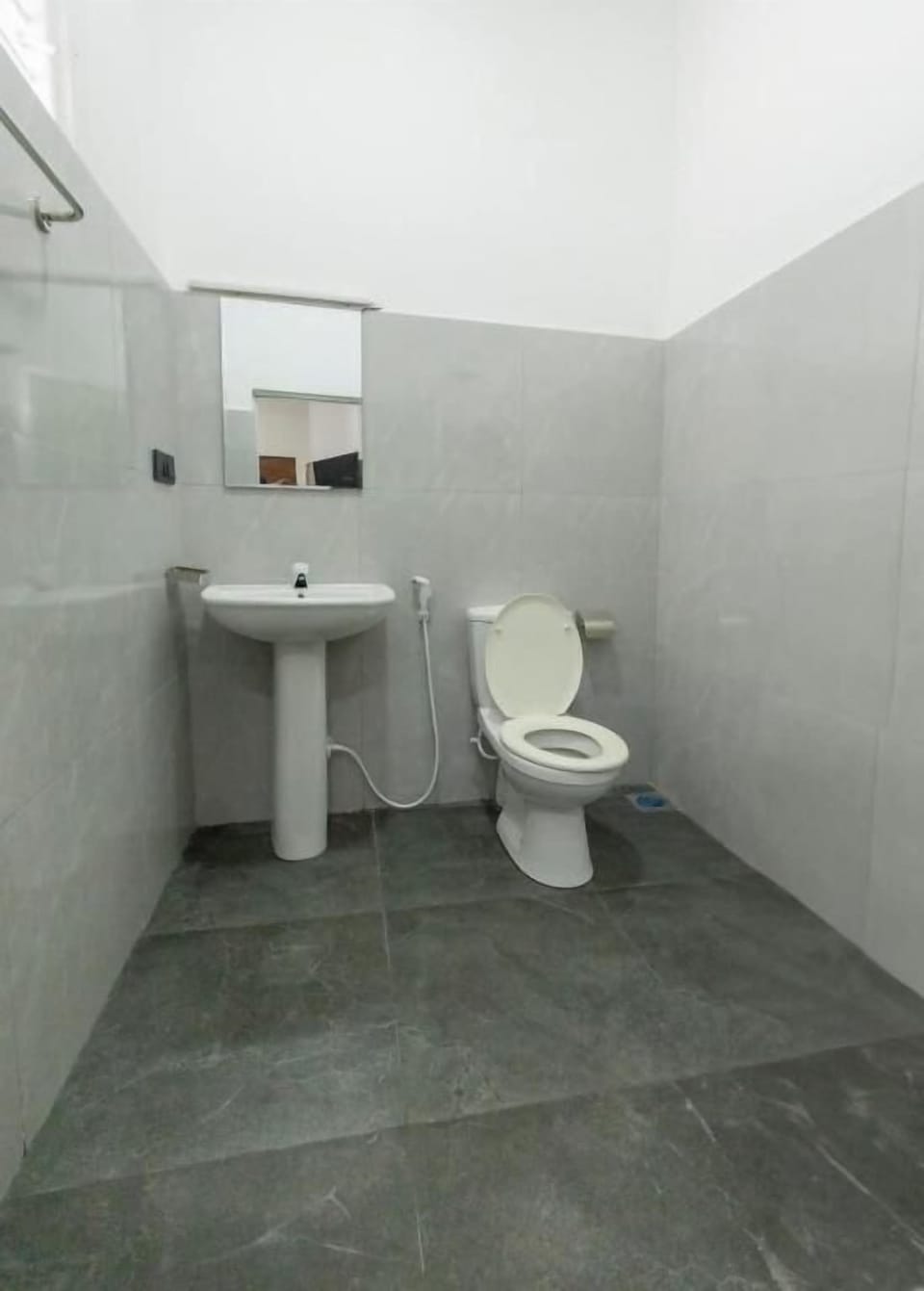 Deluxe Double Room, Garden View | Bathroom | Free toiletries, bidet, towels, soap