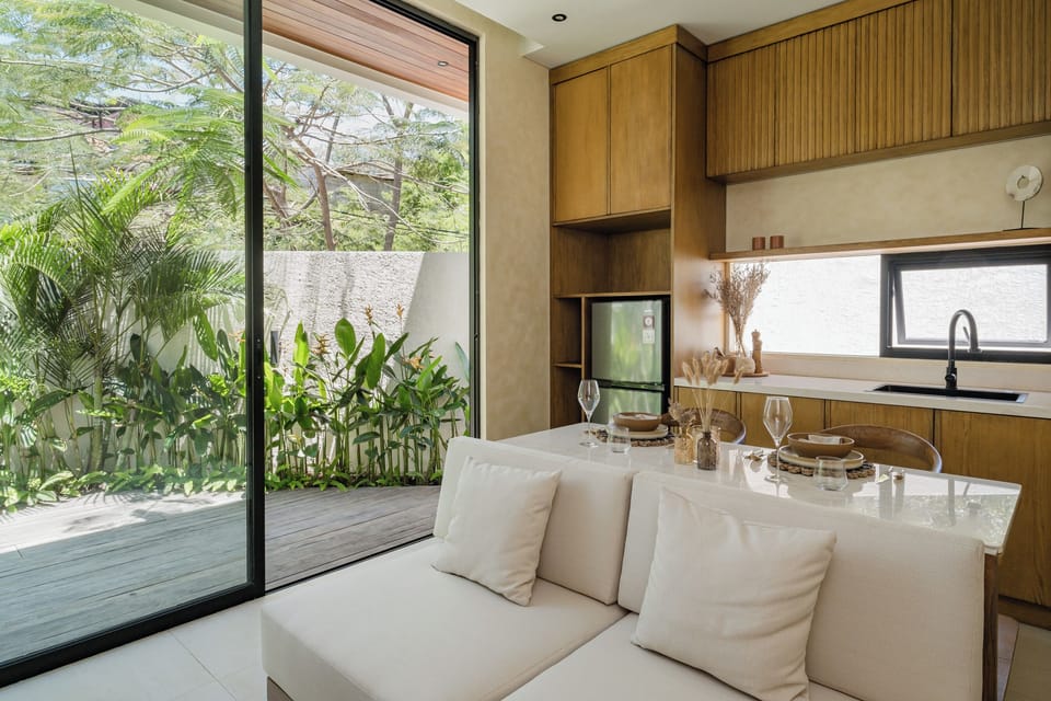 Executive Villa, 1 Bedroom, Balcony, Pool View | Interior