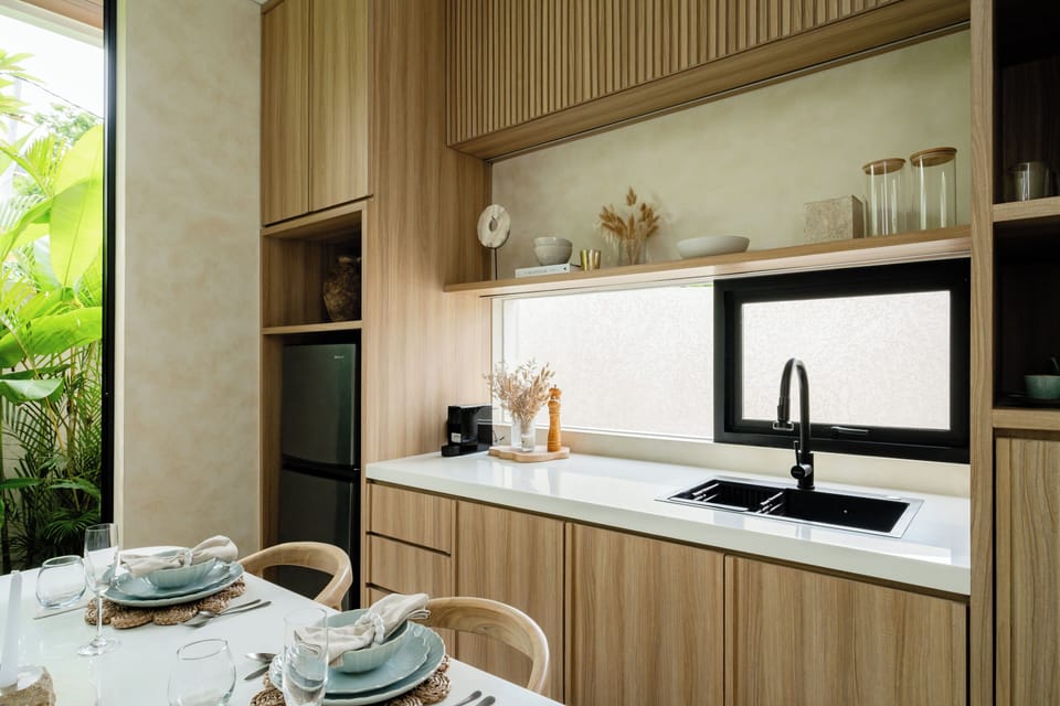 Luxury Villa, 1 Bedroom, Balcony, Pool View | Private kitchen