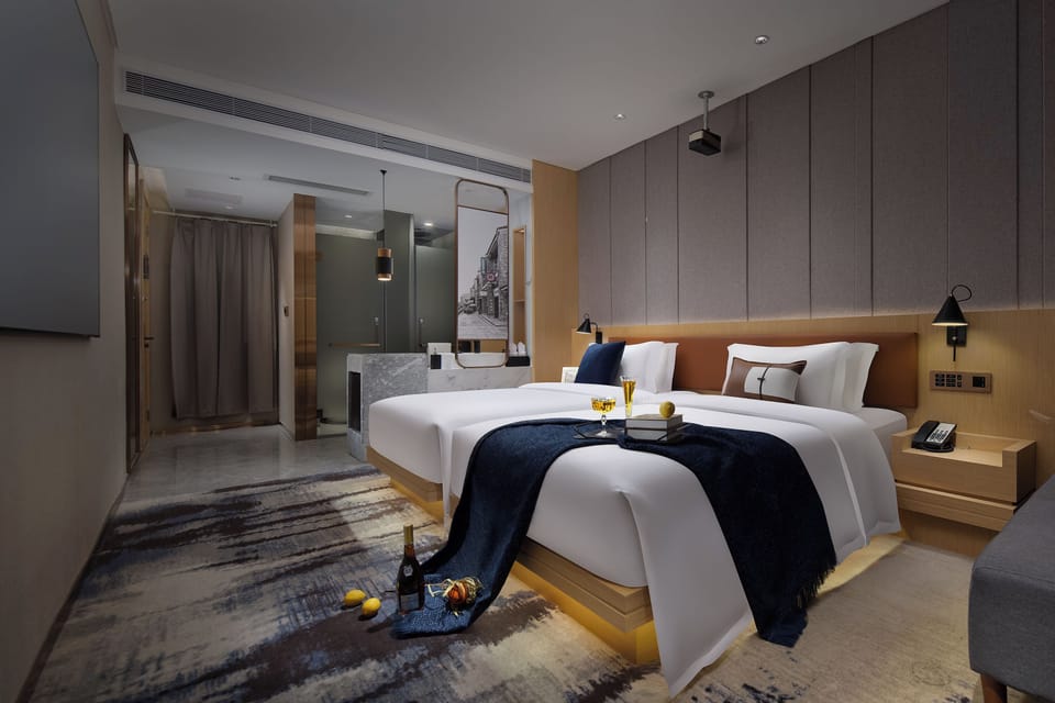 Signature Twin Room, City View | Egyptian cotton sheets, premium bedding, down comforters, pillowtop beds
