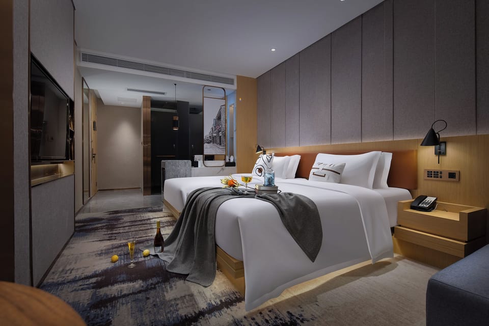 Egyptian cotton sheets, premium bedding, down comforters, pillowtop beds