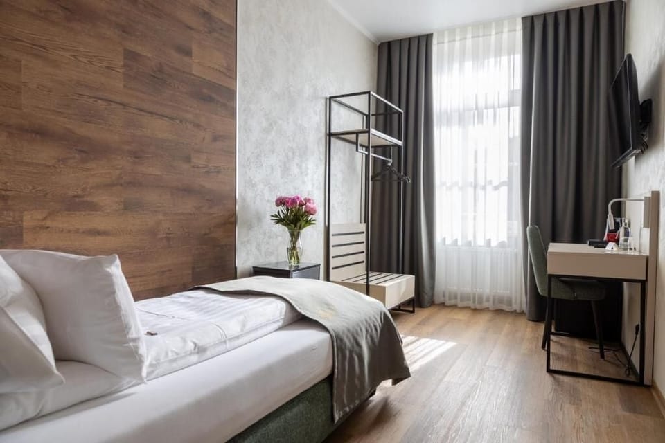 Single Room | In-room safe, free WiFi