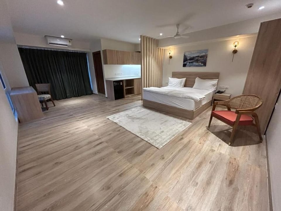 Superior Studio, City View | Soundproofing, iron/ironing board, wheelchair access