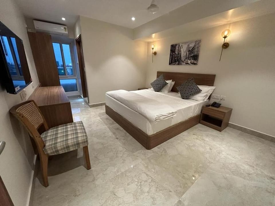 Soundproofing, iron/ironing board, wheelchair access