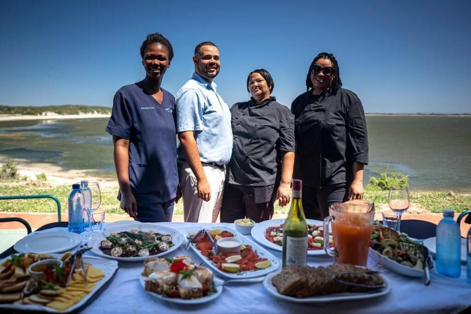 Comfort Villa, Lakeside | Outdoor dining