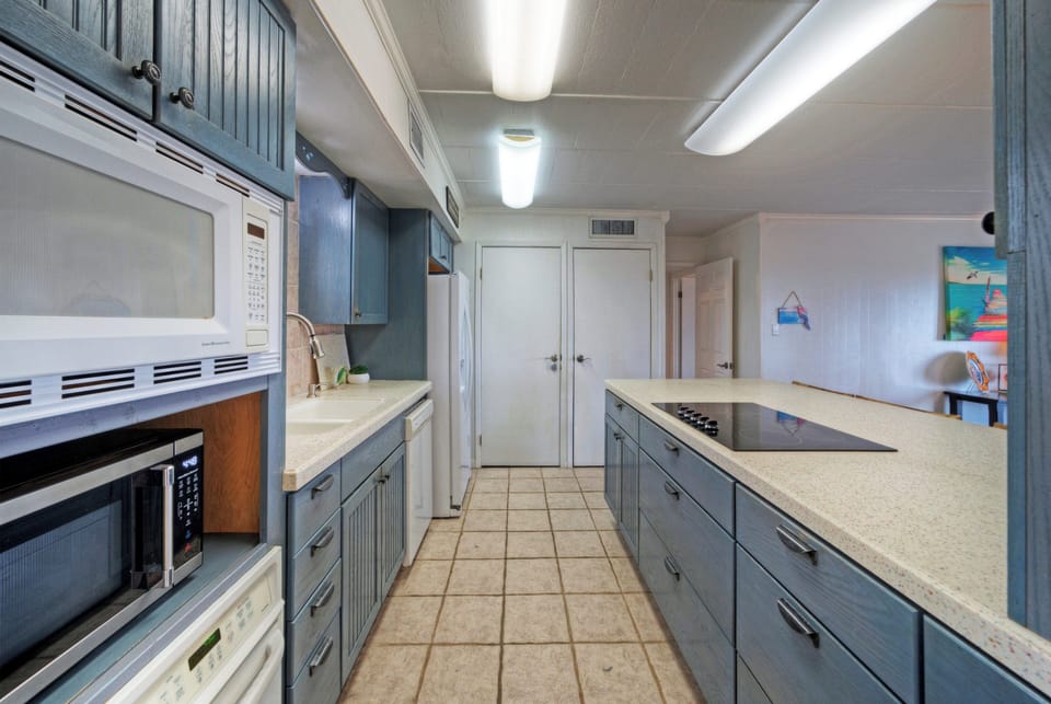 Fully equipped kitchen.
