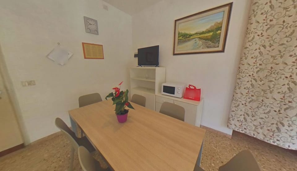 Apartment, 3 Bedrooms, Terrace, Garden View | Dining