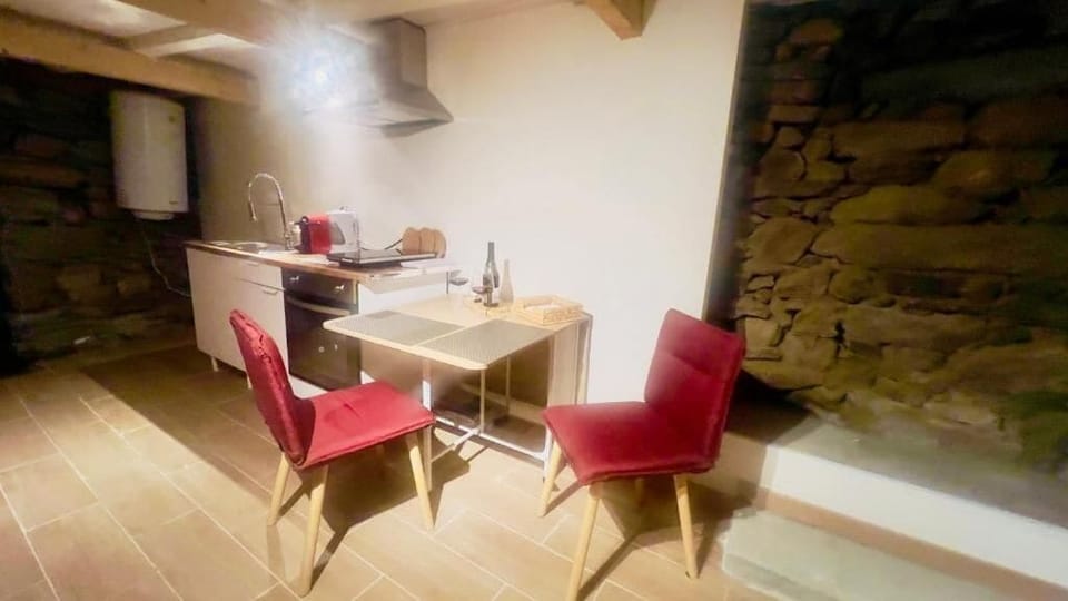 House, 3 Bedrooms | Dining room