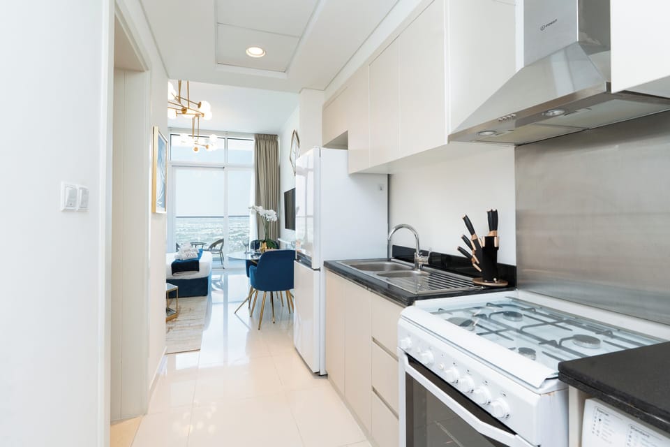 Exclusive Studio, Non Smoking, City View | Private kitchen | Full-size fridge, microwave, oven, stovetop