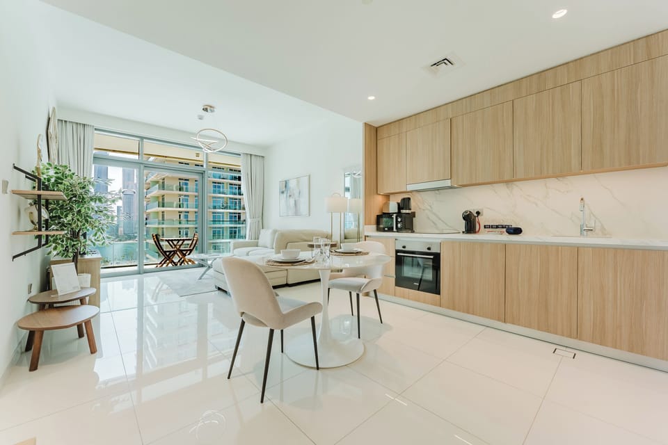 Exclusive Apartment, Non Smoking, Sea View | Dining room