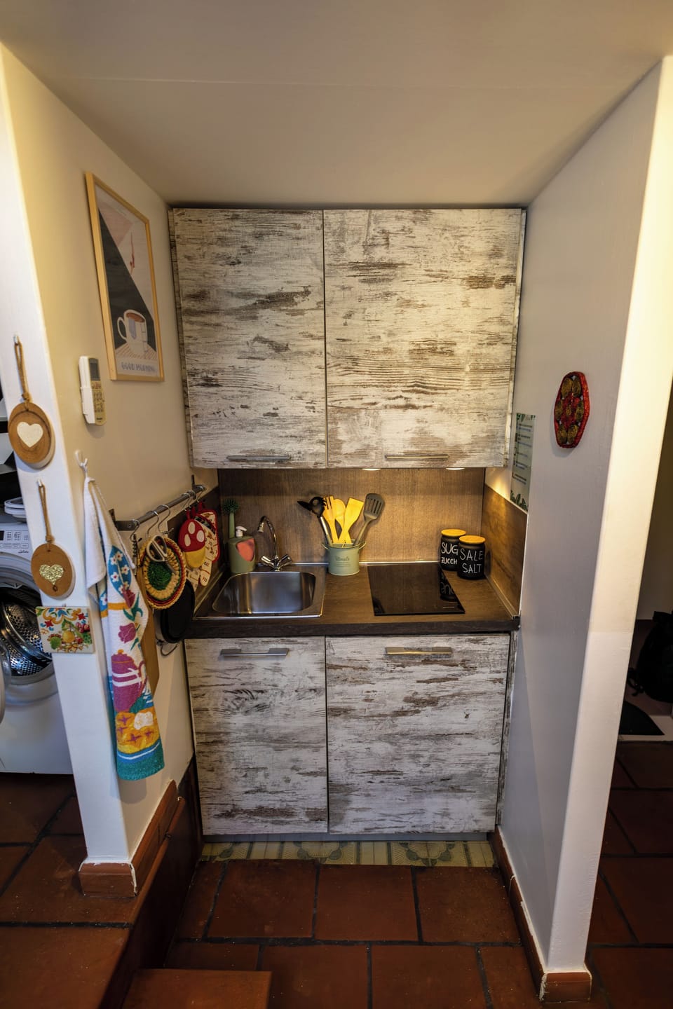 Comfort Apartment, Private Bathroom, City View | Private kitchen | Full-size fridge, microwave, stovetop, griddle