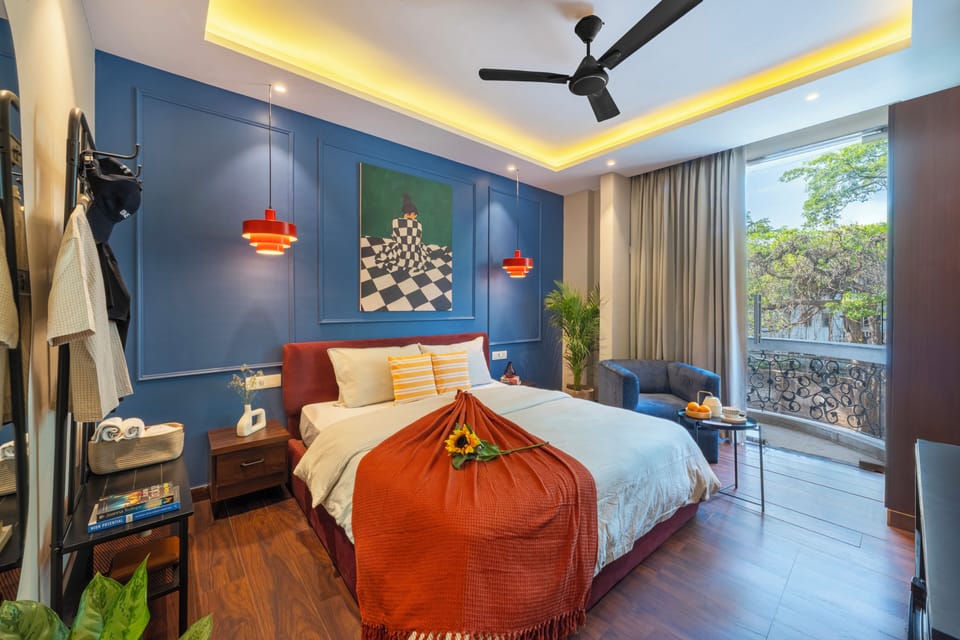 Luxury Suite, Balcony, City View | Premium bedding, Select Comfort beds, minibar, desk