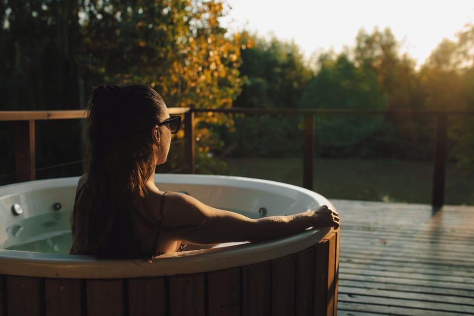 Outdoor spa tub