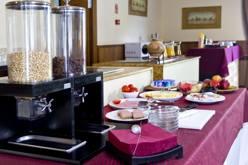 Aparthotel La Vall Blanca Hotel in Vielha