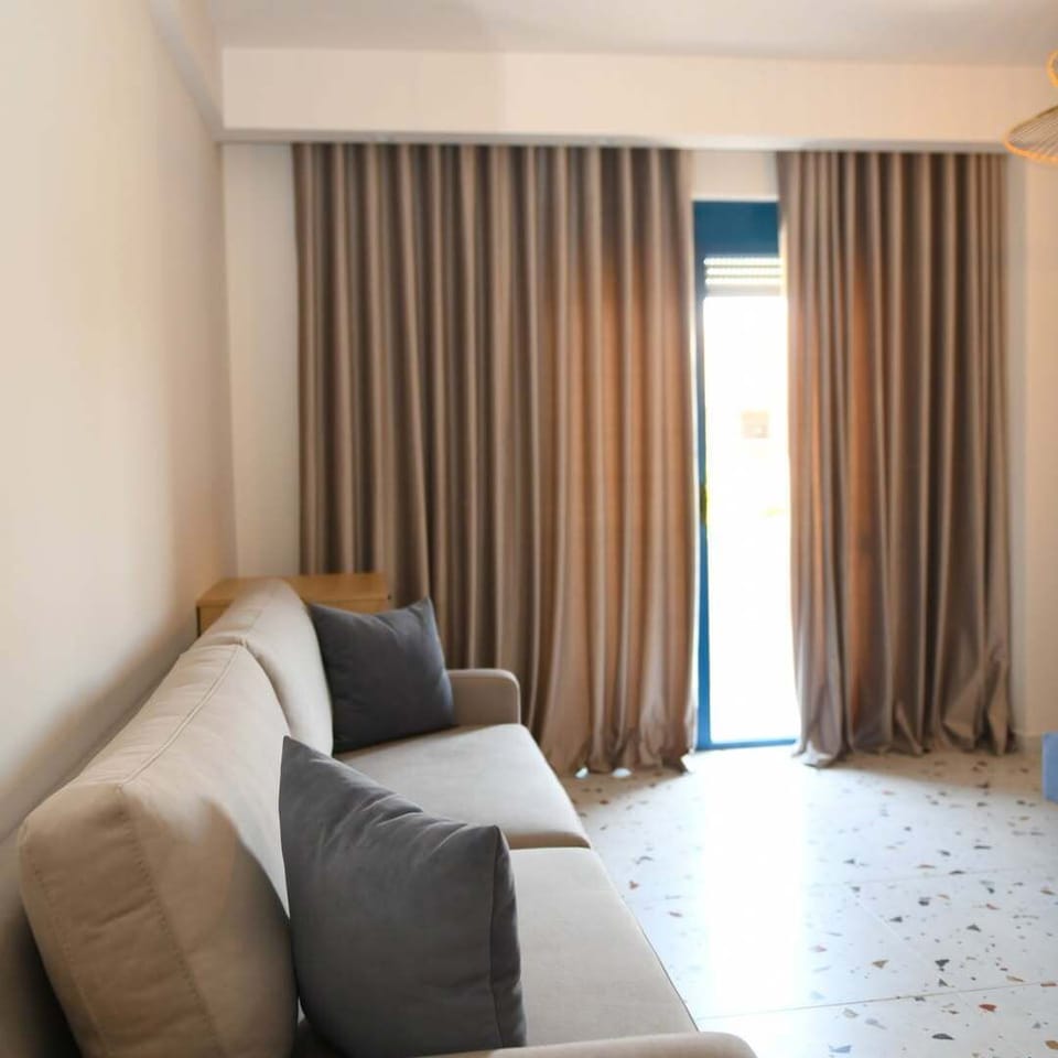 Basic Triple Room | WiFi (free), bed sheets
