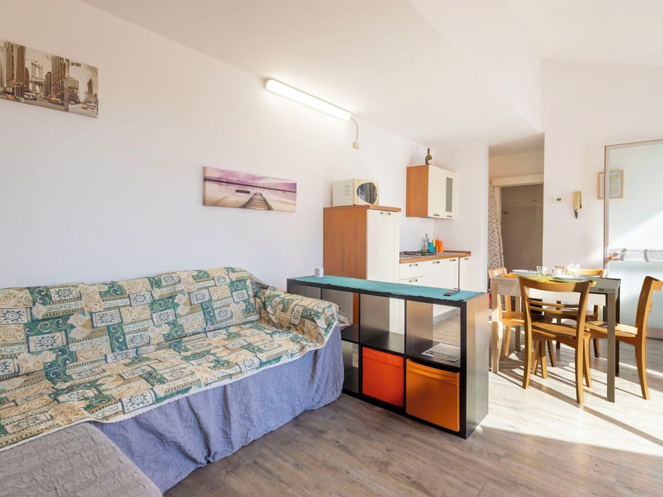 Interior Design, Furniture, Apartment, Flooring, Floor, Room, Home, Chair, Ceiling, Kitchen & Dining Room Table