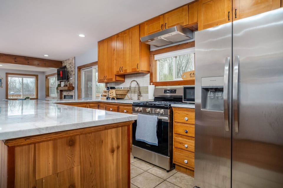 Nice updated kitchen to enjoy with Stainless appliances