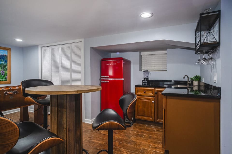 Wet Bar area with TV to watch sports and movies