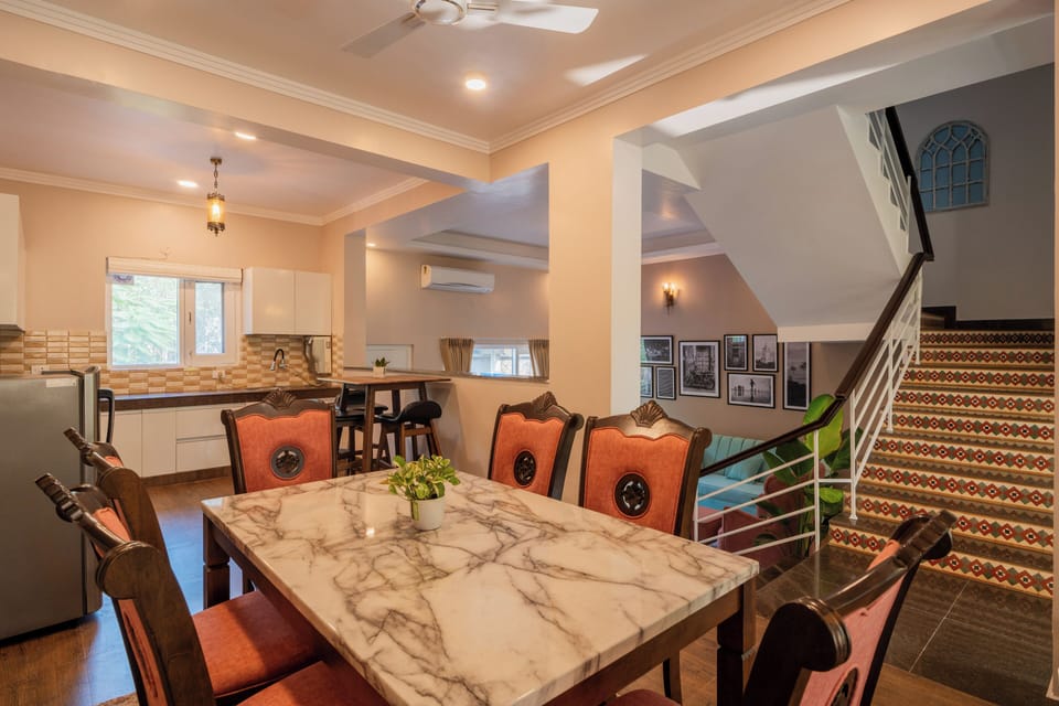 Deluxe Villa, Balcony | Dining