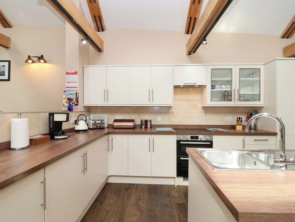 Dishwasher, cookware/dishes/utensils