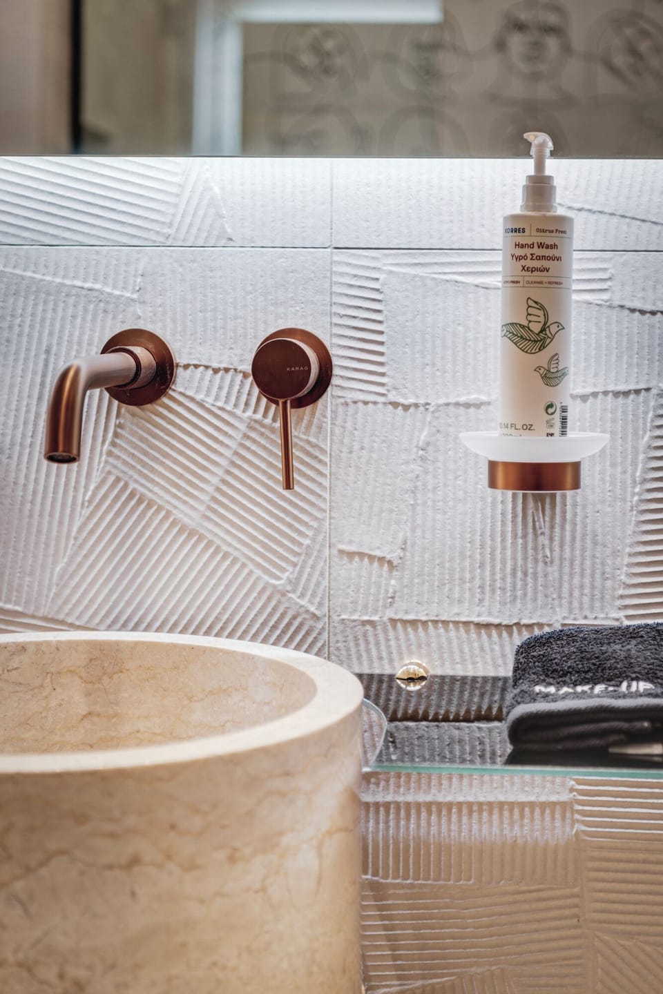 Executive Suite | Bathroom | Separate tub and shower, hair dryer, slippers, towels