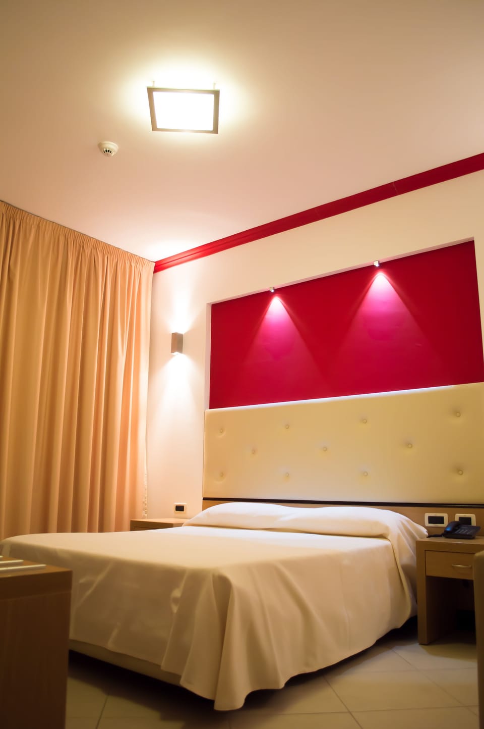 Comfort Double Room | Frette Italian sheets, minibar, in-room safe, desk