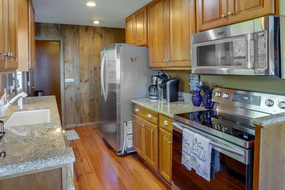 Fully Equipped Kitchen | Stainless Appliances | Granite Counters