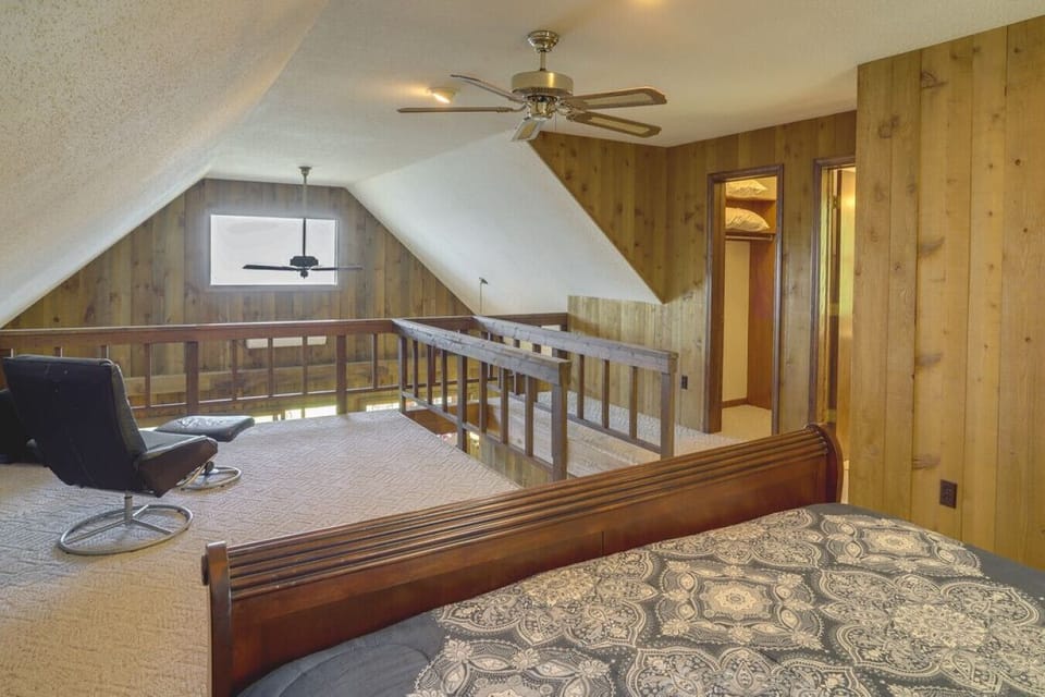 Loft Bedroom | King Bed | Ensuite Bath