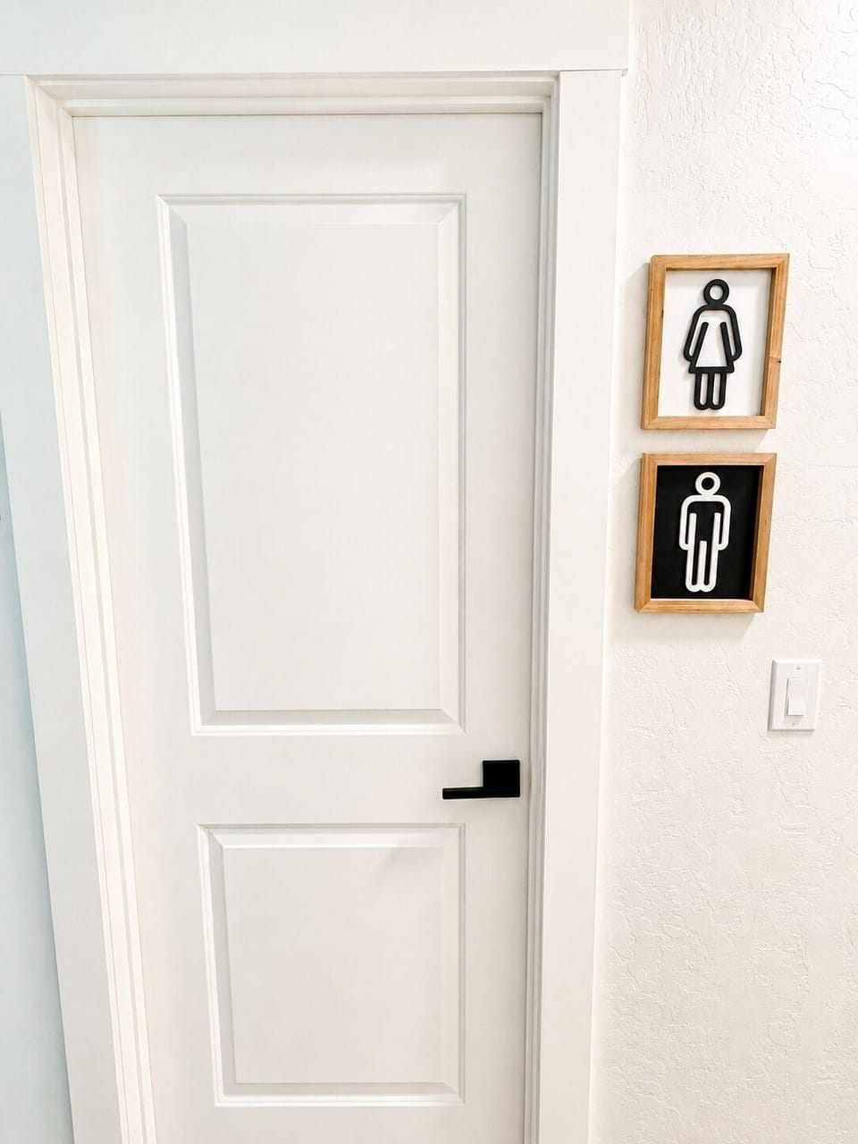 Upstairs hall bathroom 