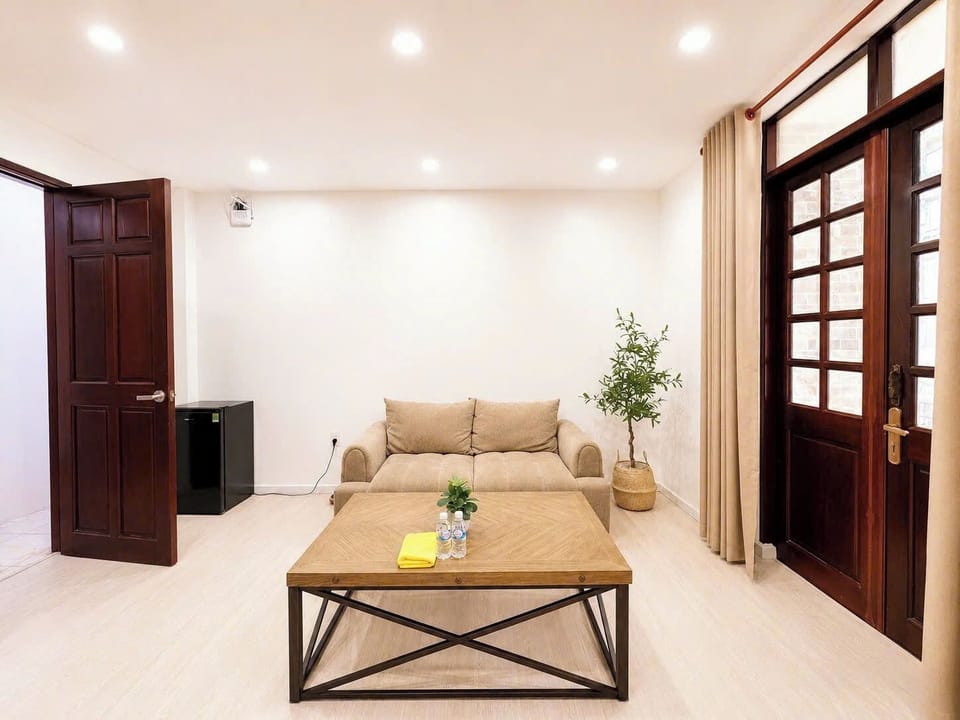 Deluxe Studio Suite, Balcony, City View | Down comforters, Select Comfort beds, laptop workspace, free WiFi