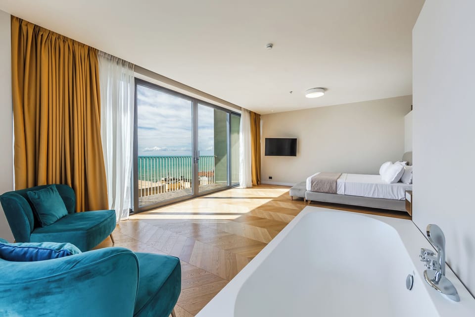 Superior Suite, Sea View | Free WiFi