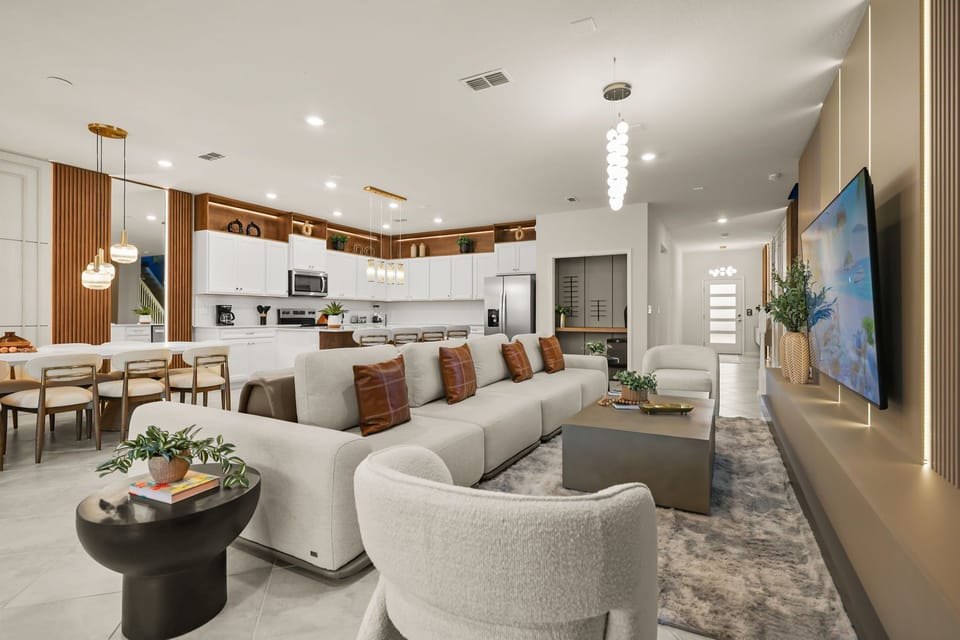1001 Breezy Palms Way (2).jpg