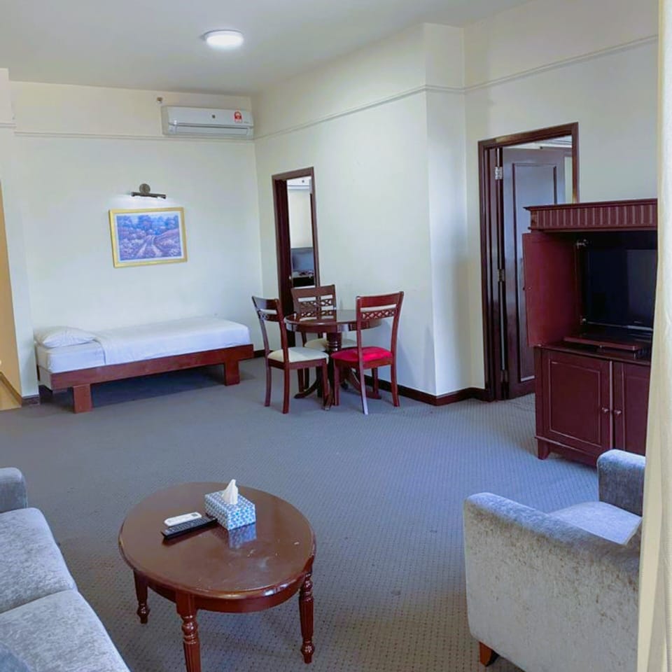 Standard Suite | Living area