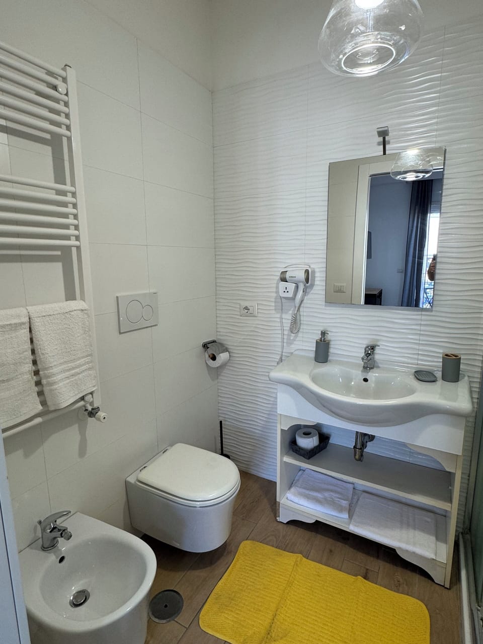 Classic Triple Room | Desk, free WiFi