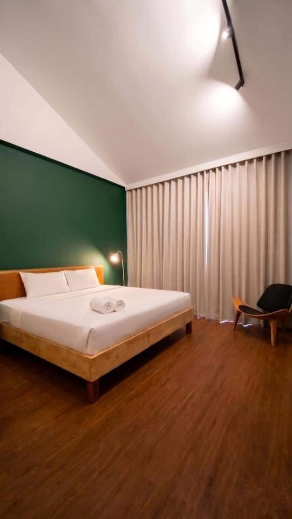 Double Room | WiFi (free), bed sheets