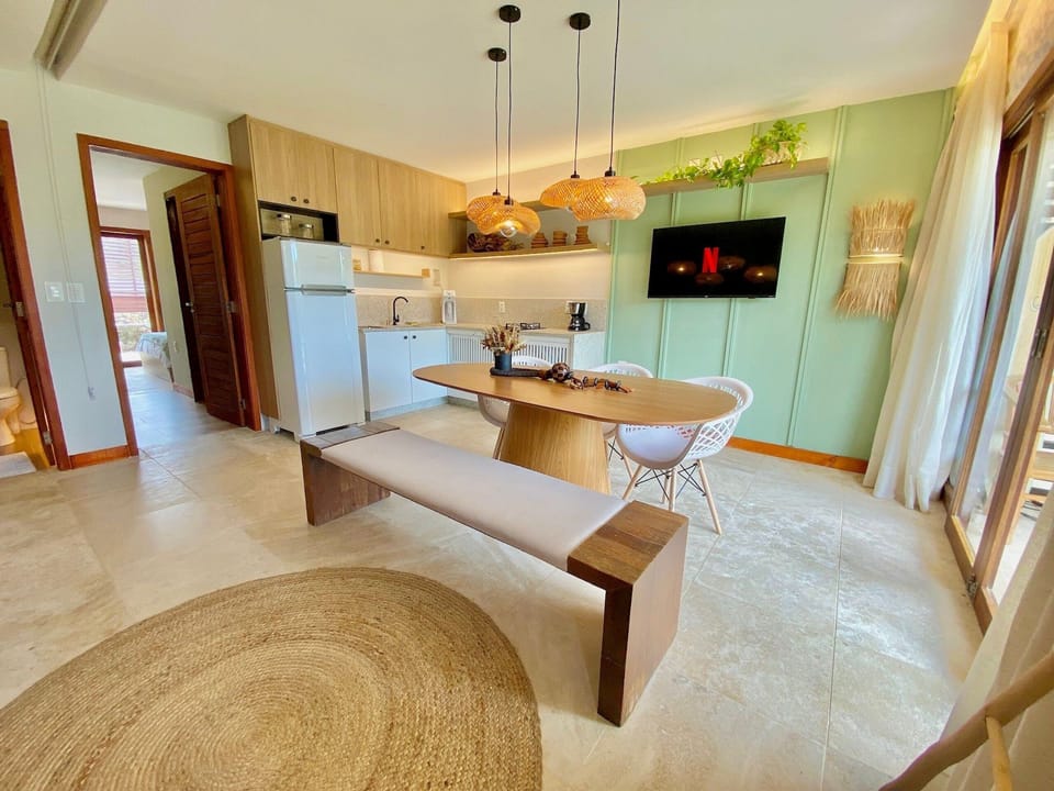 Basic Apartment | Dining