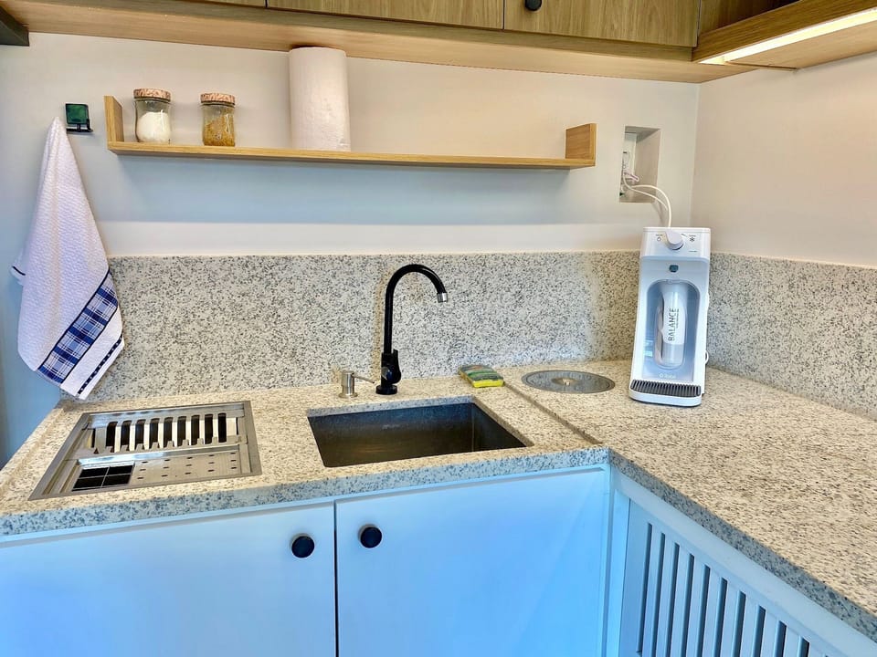 Basic Apartment | Private kitchen | Cookware/dishes/utensils