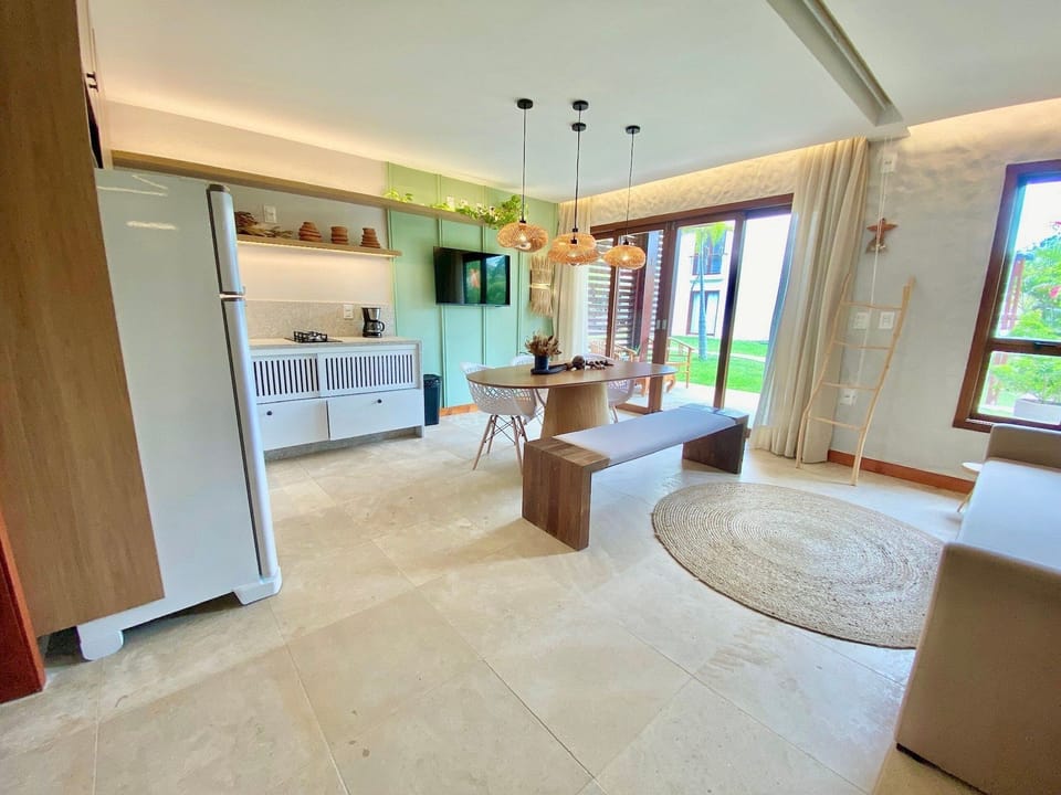 Basic Apartment | Dining