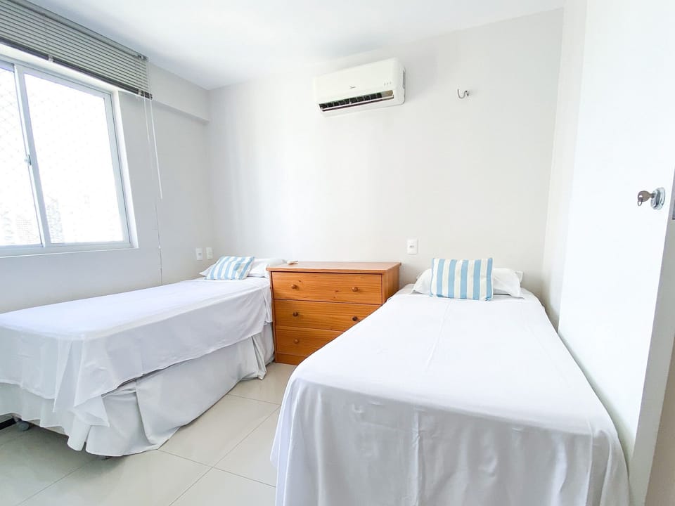 Basic Apartment | 2 bedrooms, desk