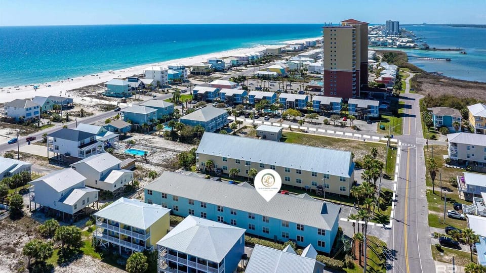 The absolute best of both worlds! Enjoy the peaceful waters of Little Lagoon right in your backyard, and we timed it—your toes will be in the Gulf sands in exactly a 4-minute walk.