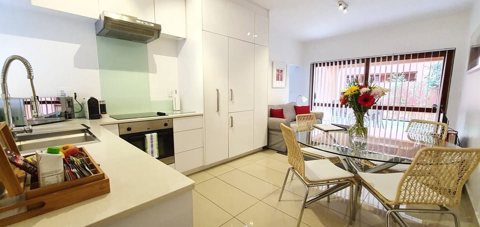 Condo, 1 Bedroom, Balcony | Dining room