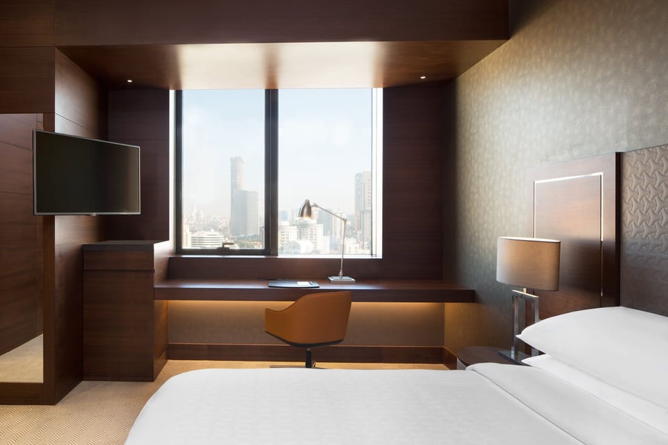 Superior Room, 1 King Bed, City View | Premium bedding, minibar, in-room safe, desk