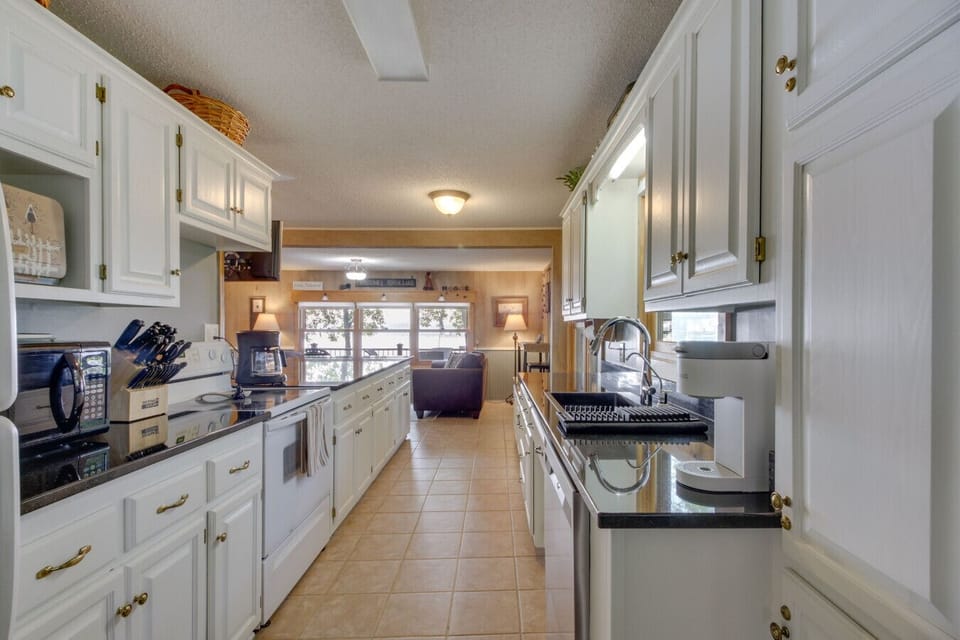Kitchen | Bright Cabinets & Breakfast Bar Seating